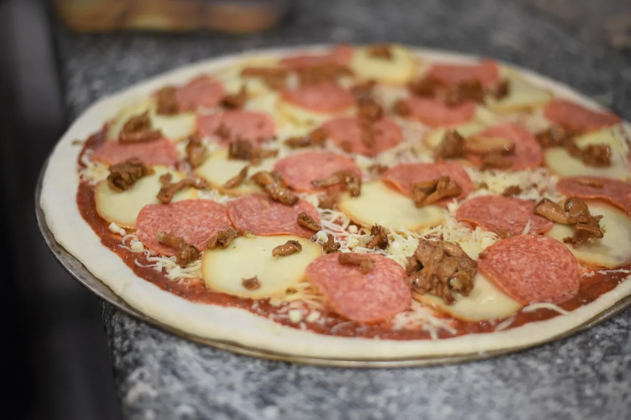 pizza cienkie i grube ciasto