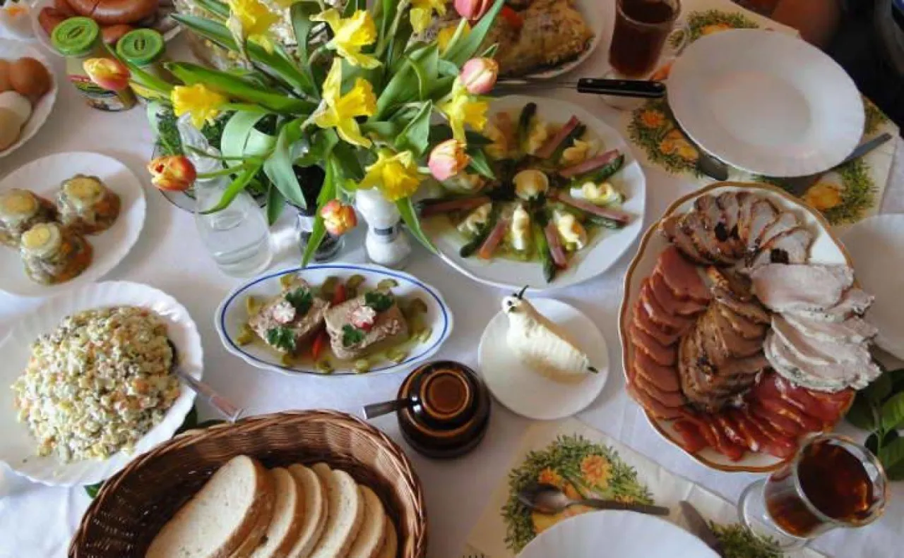 śniadanie międzywojenna Polska st&oacute;ł bogaty