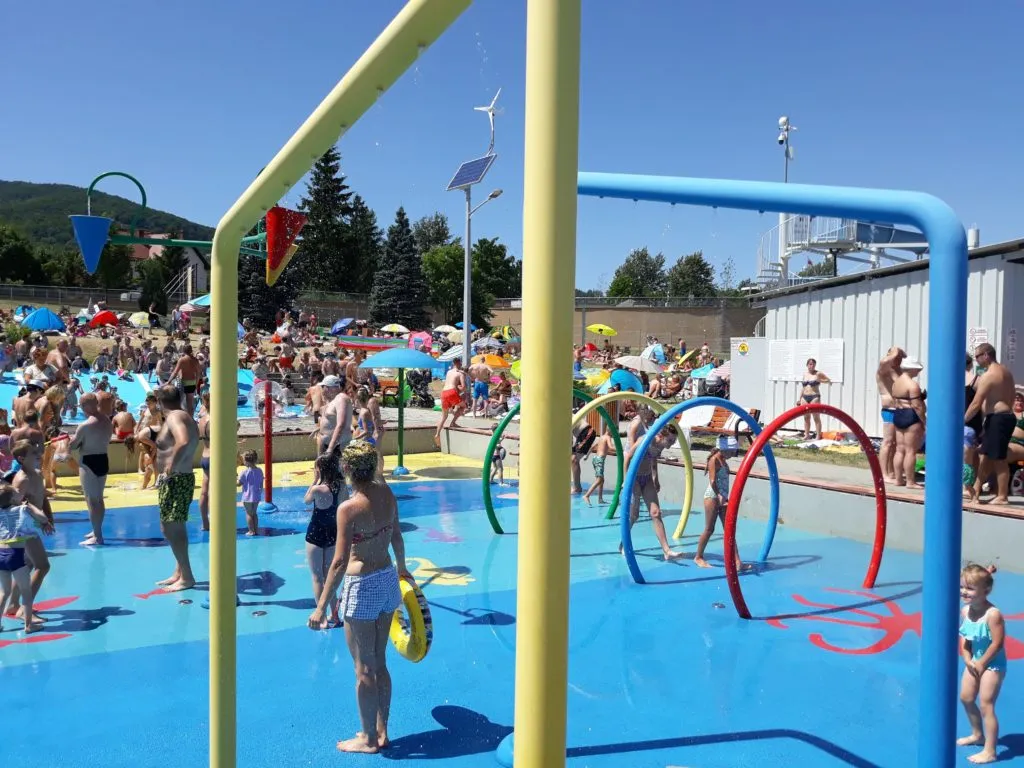 Jezioro Bielawskie wodny plac zabaw