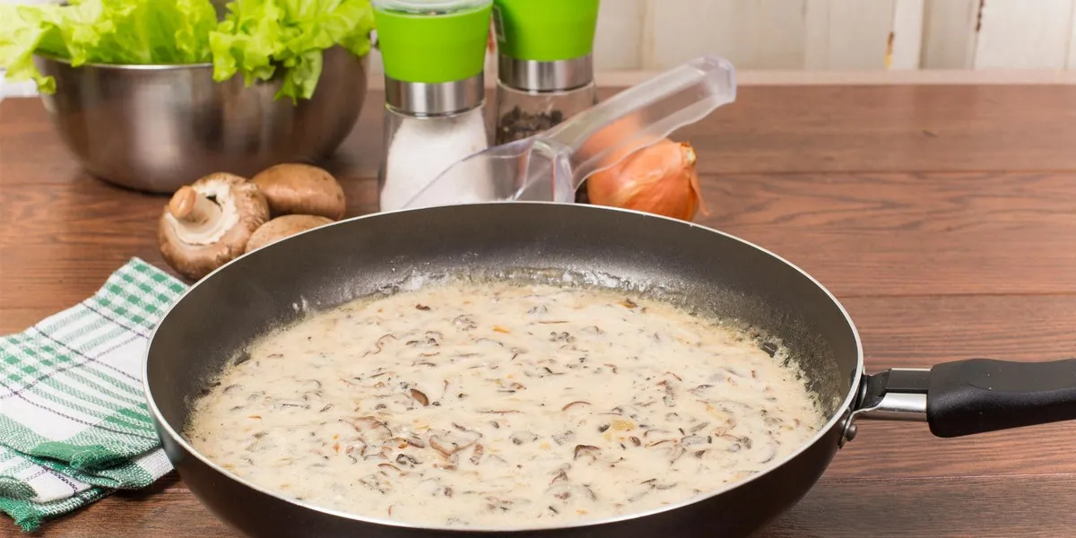 zagęszczanie sosu grzybowego zasmażka mąka ziemniaczana