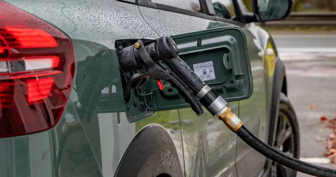 Dacia Dokker tankowanie benzyna diesel lpg