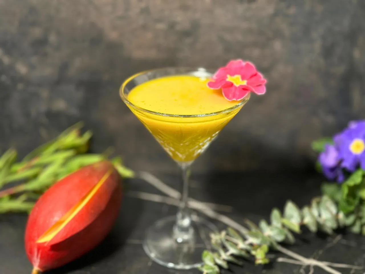 Drinki z w&oacute;dką mango przepisy