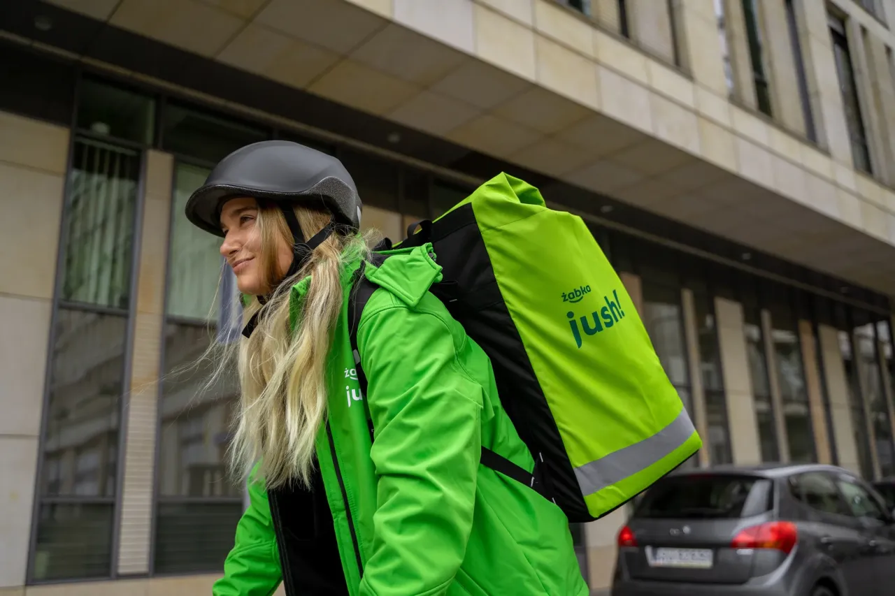 Zarobki pracownika Żabka franczyza 2026