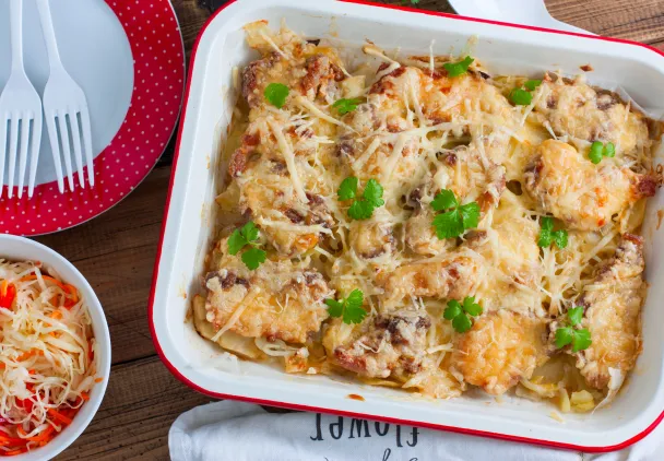 Zapiekanka z wieprzowiną i ziemniakami gotowa