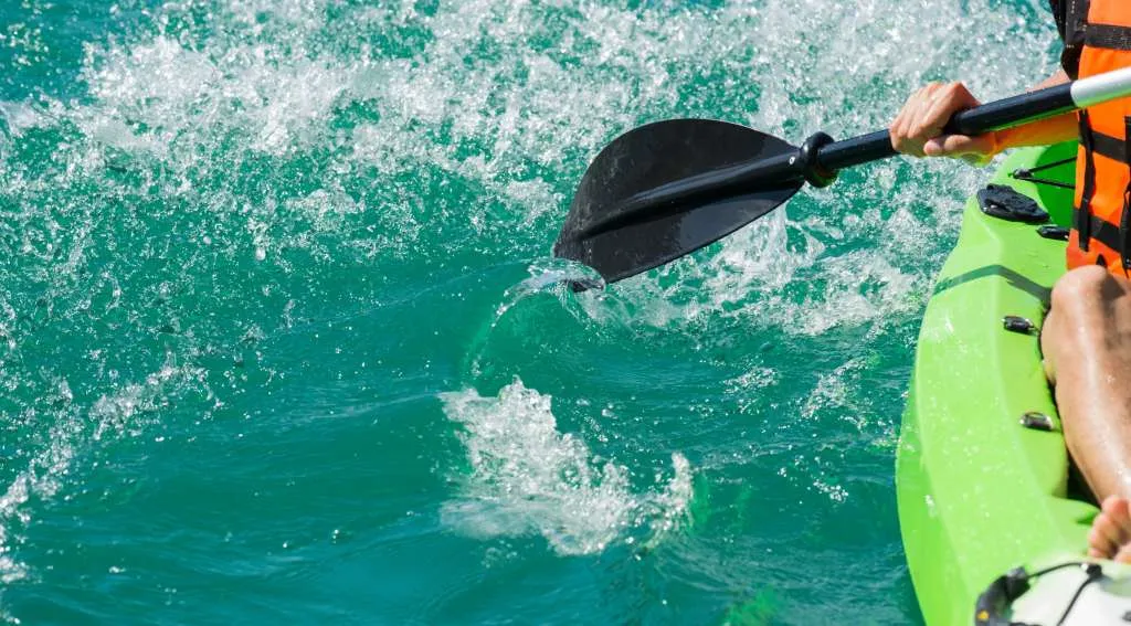 prawidłowy chwyt wiosła kajakowego