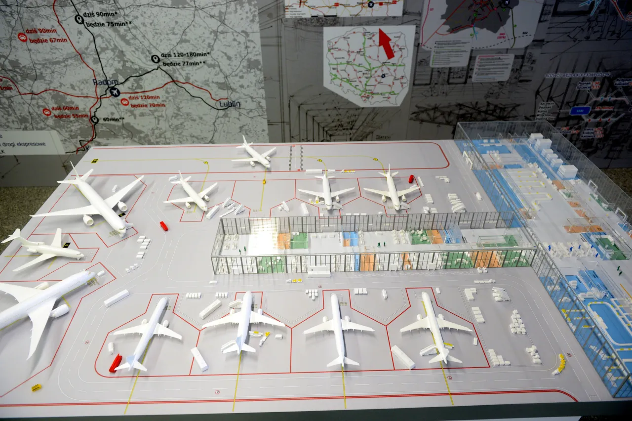 Mapa połączeń lotniska Radom