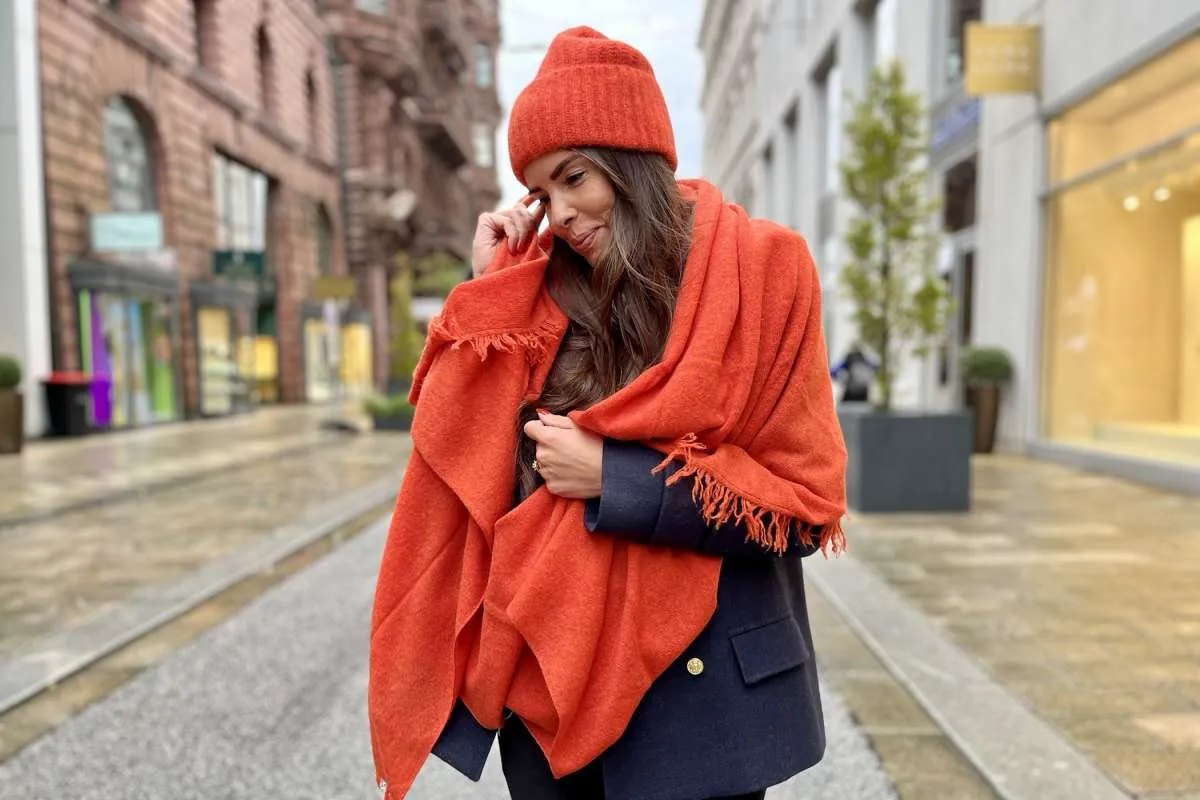 verschiedene orange M&uuml;tzen Stile Damen