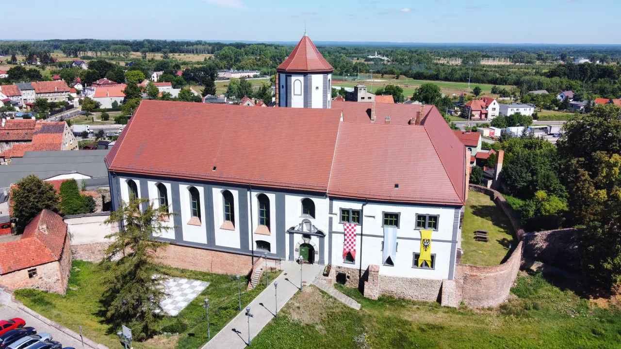 Zdjęcie Zamek w Kożuchowie: Fascynująca historia i tajemnice warowni