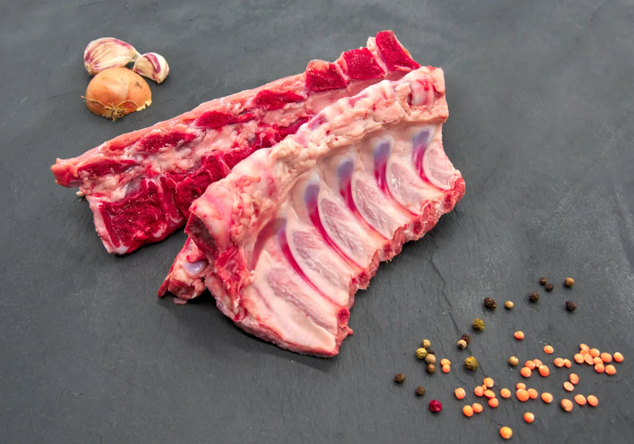 kości schabowe przed pieczeniem