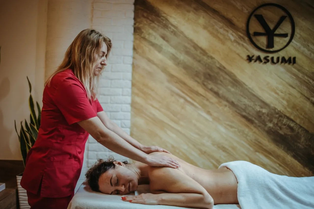 Relaks w Day SPA, kobieta odpoczywająca