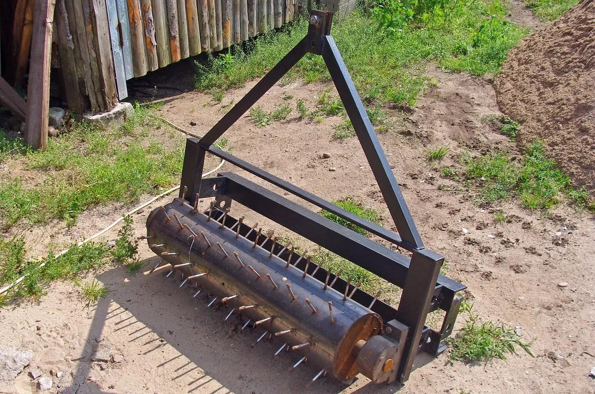 aeracja trawnika narzędzia