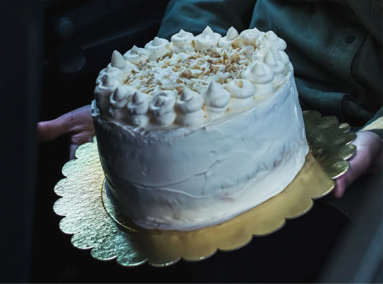 tort w lodówce przed transportem