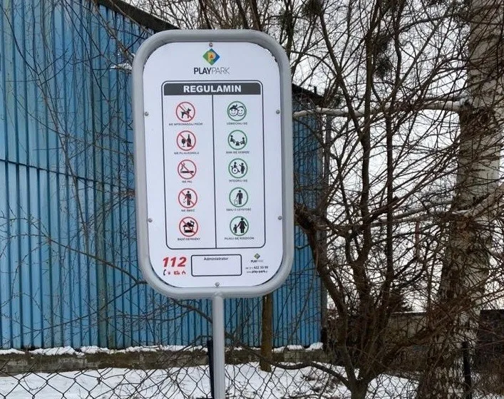 tablica informacyjna plac zabaw