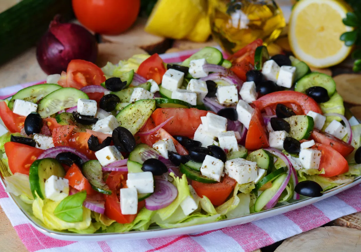 lekka sałatka grecka fit