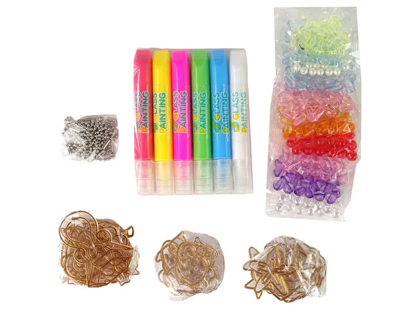 materiały i narzędzia do robienia biżuterii DIY