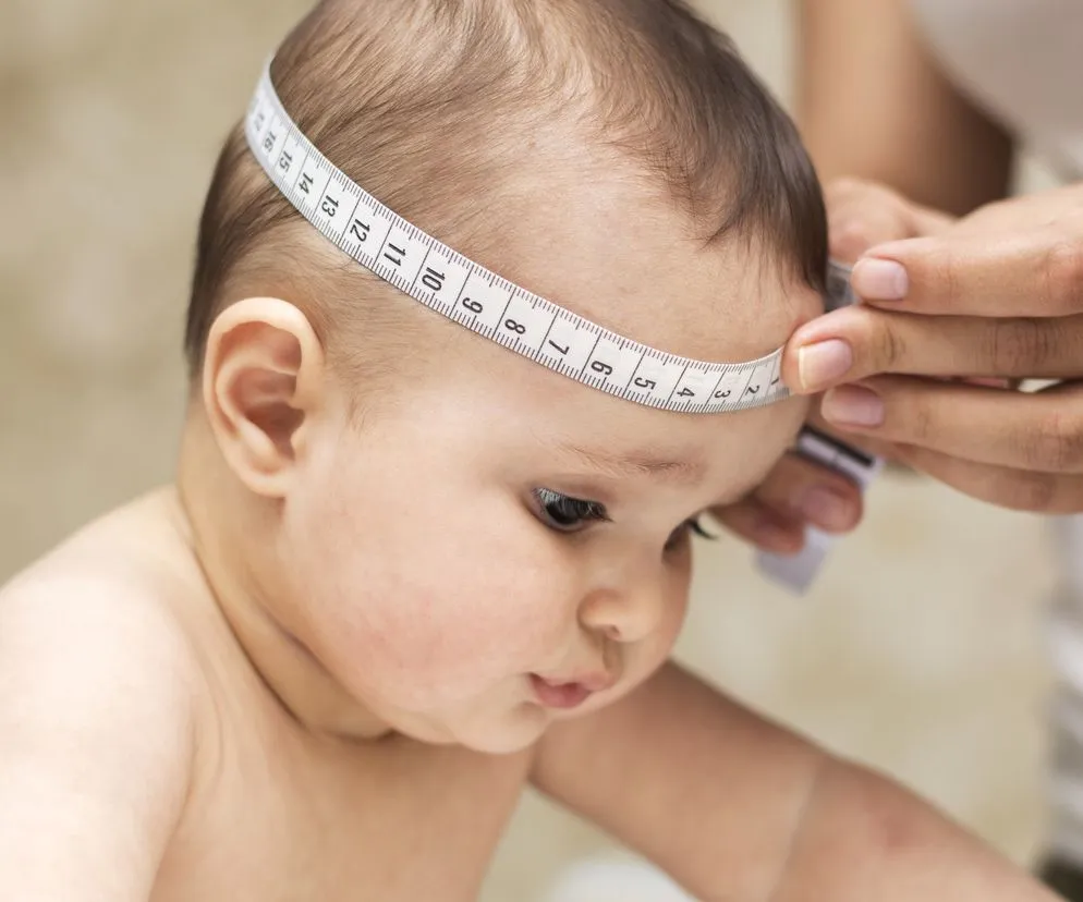 jak zmierzyć obwód głowy noworodka, pomiar główki dziecka