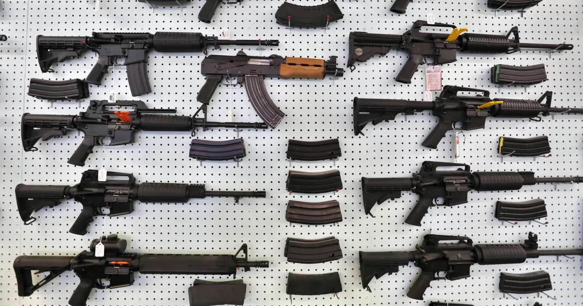 Sklep z bronią palną w Polsce, wnętrze, ekspozycja broni