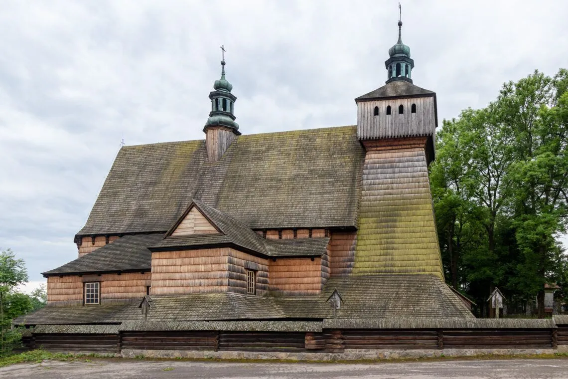 Drewniany kości&oacute;ł Hacz&oacute;w Blizne UNESCO