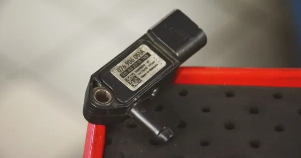 wymiana czujnika różnicy ciśnień DPF