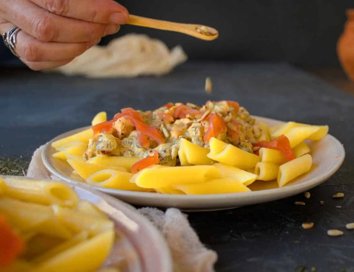 penne al salmone z warzywami