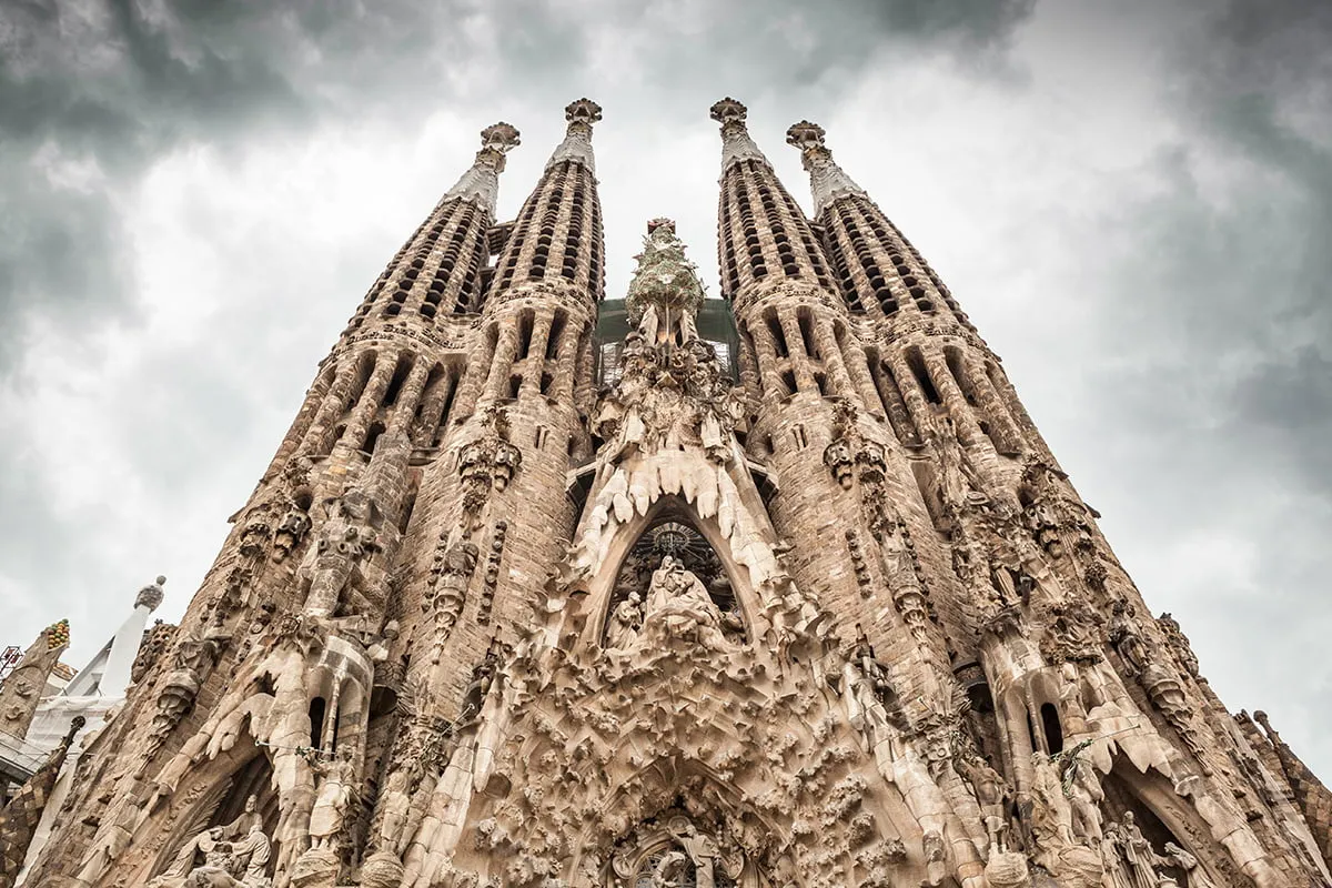 Sagrada Familia z zewnątrz
