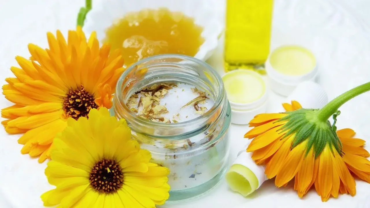 Zdjęcie Jak często robić peeling głowy, by uniknąć podrażnień i przetłuszczania się skóry