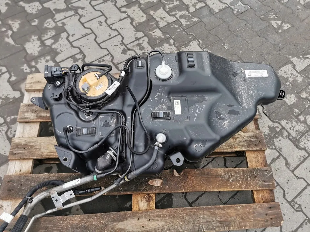 Ford Focus MK4 bak paliwa