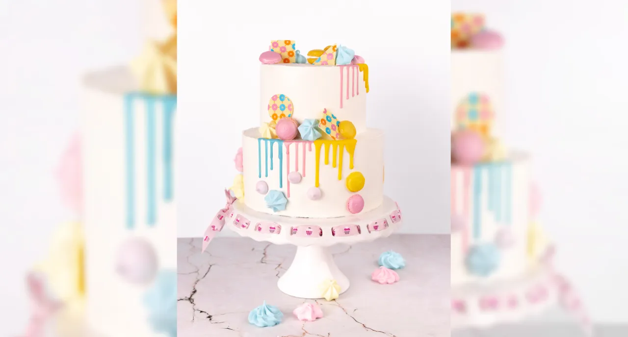 tort kinder piętrowy personalizowany