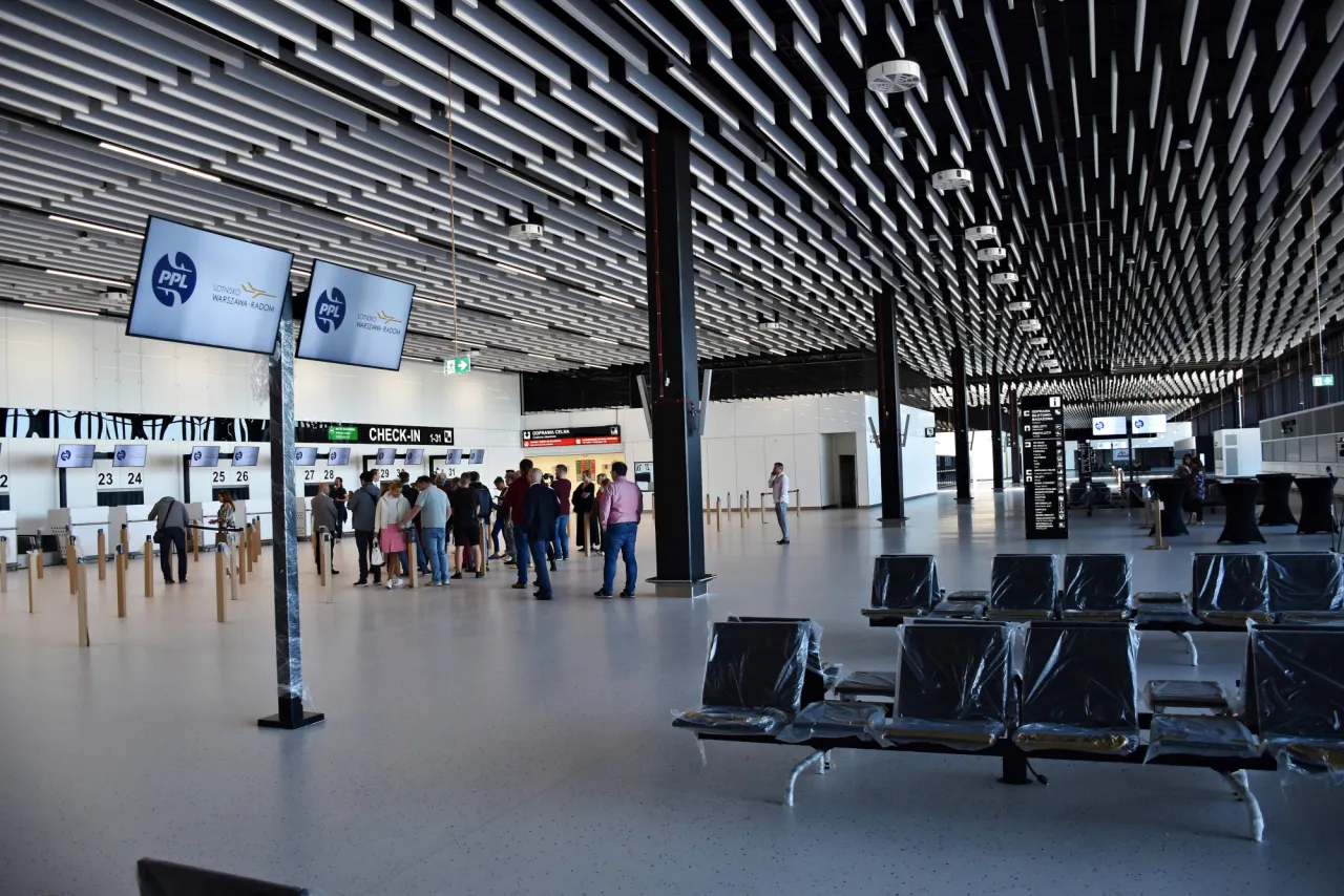 Terminal pasażerski lotniska Radom wnętrze