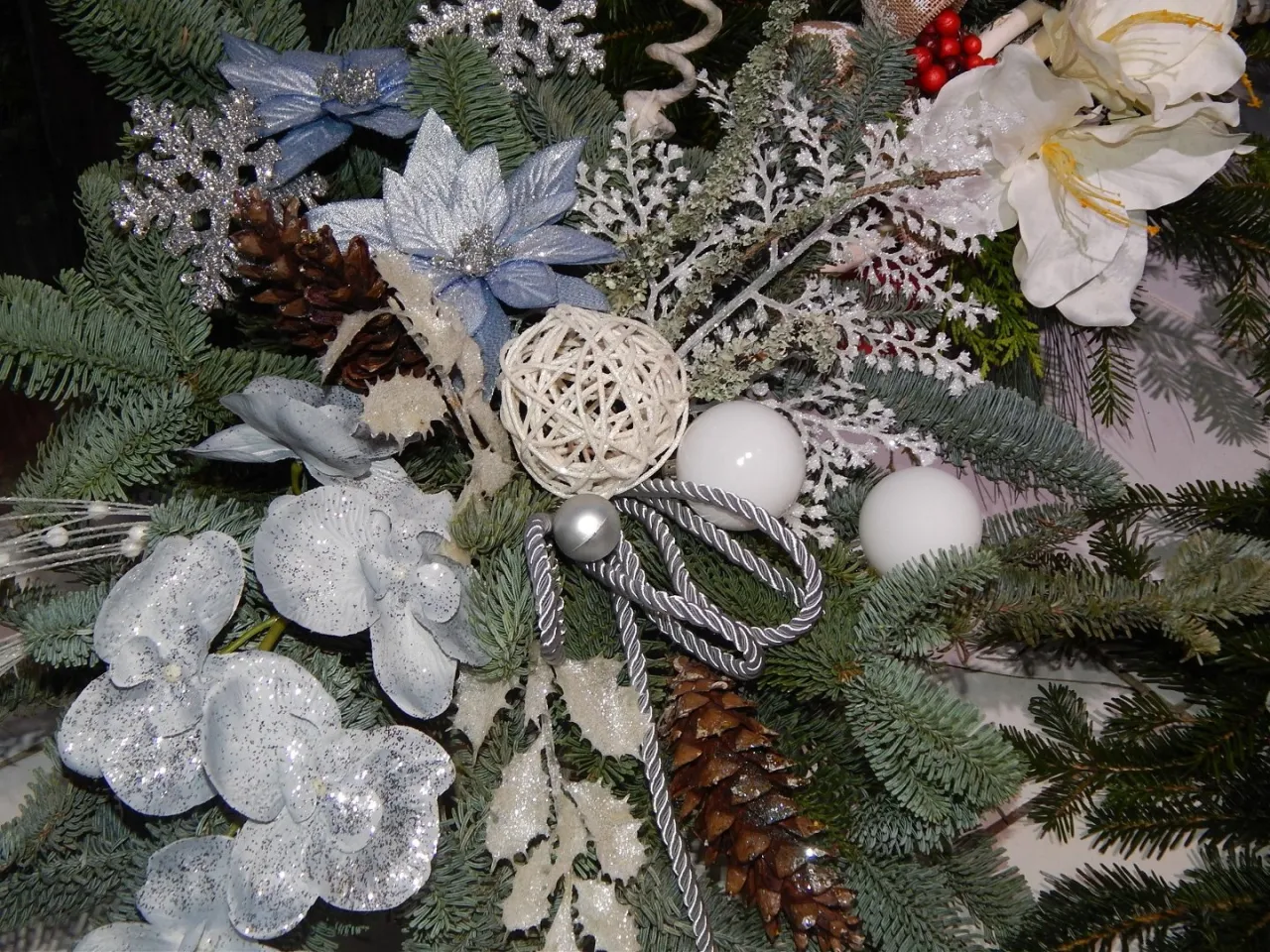 Stroiki świąteczne z recyklingu Boże Narodzenie Wielkanoc cmentarz