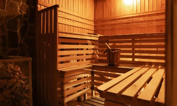 sauna fińska vs łaźnia parowa por&oacute;wnanie