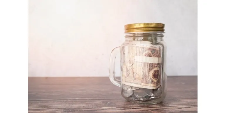 pomysły na słoik na pieniądze DIY