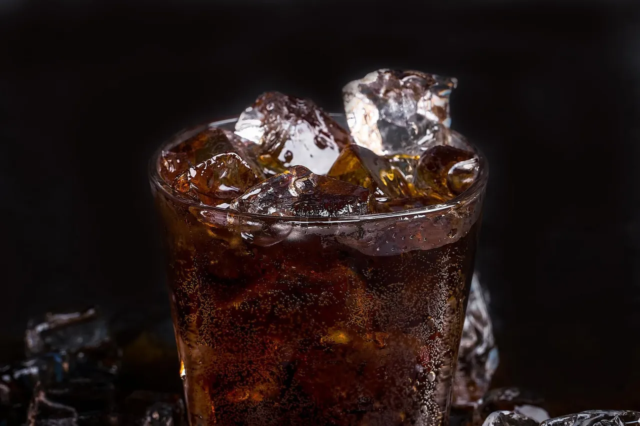 Długoterminowe skutki picia napojów gazowanych