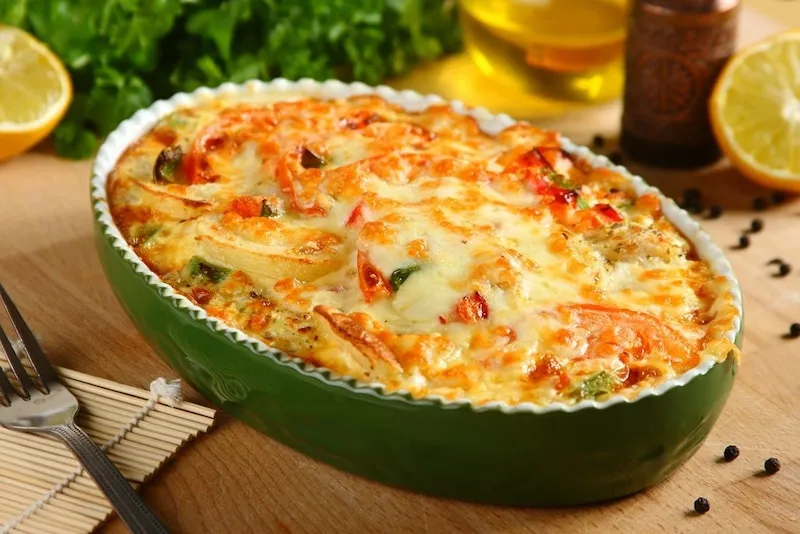 Przygotowanie zapiekanki ziemniaczanej z dorszem krok po kroku