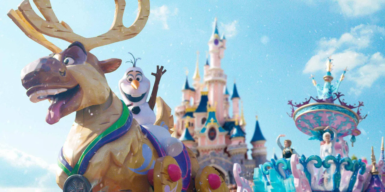 Disneyland Paris Parade Disney Stars on Parade