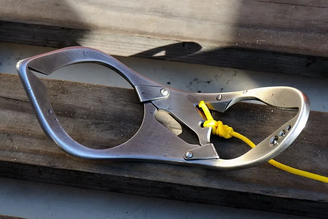 Wyczepiacz przynęt Surfer konstrukcja