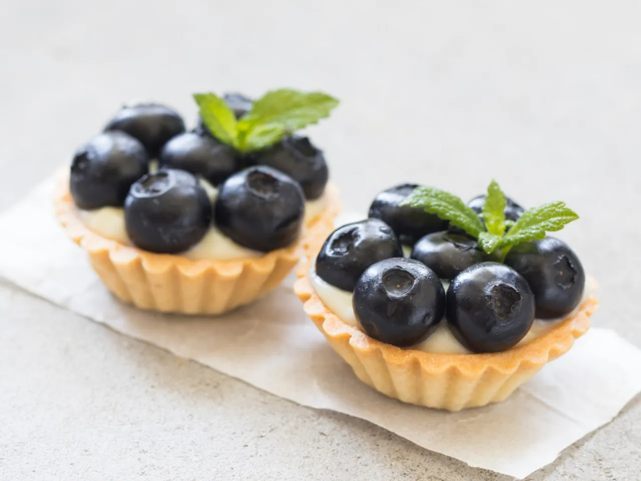 osuszone i pokrojone owoce do pieczenia