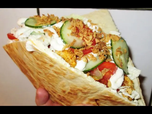 kebab w bułce i rollo