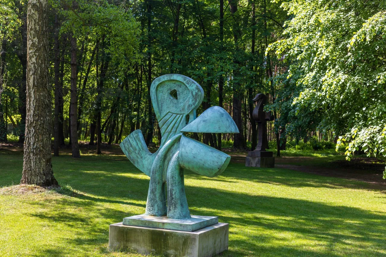 Rzeźby Juana Soriano w Owczarni