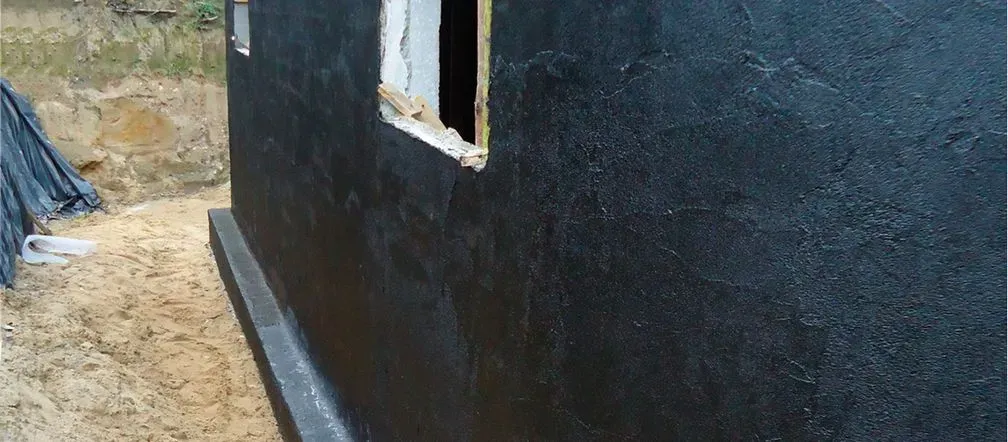 Zdjęcie Czym wykończyć fundament domu, aby uniknąć kosztownych napraw?