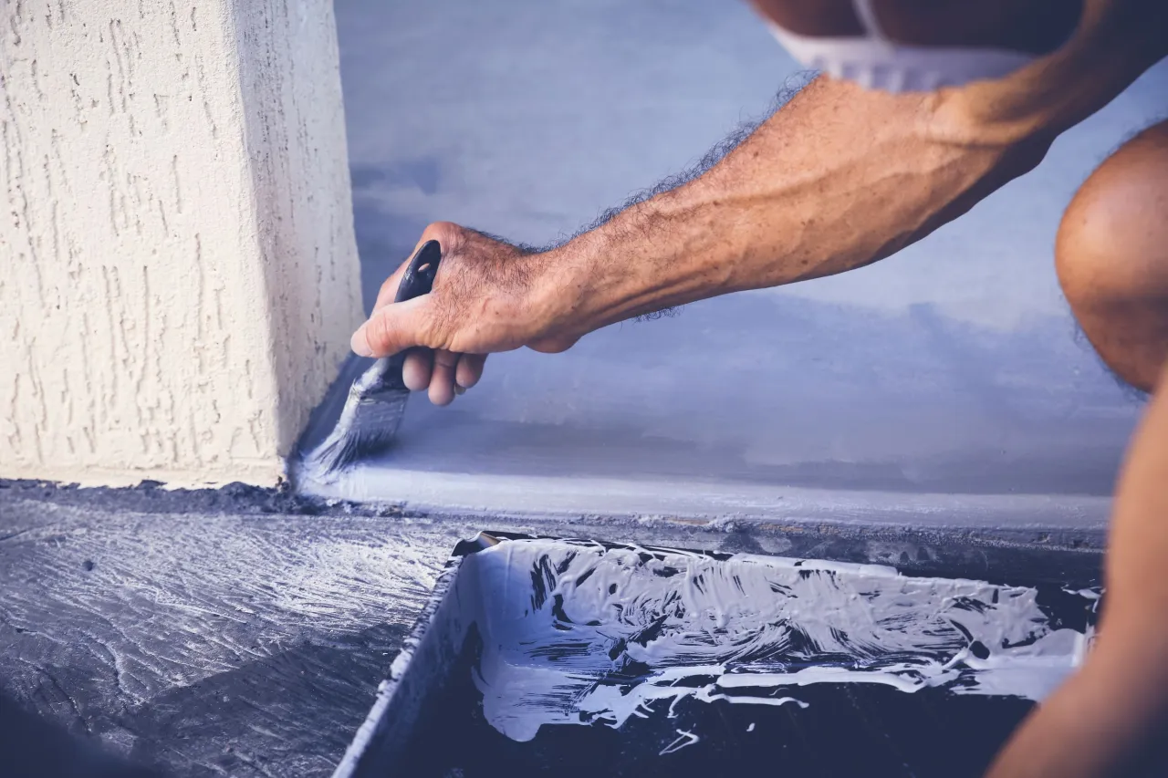 przygotowanie podłogi betonowej do malowania