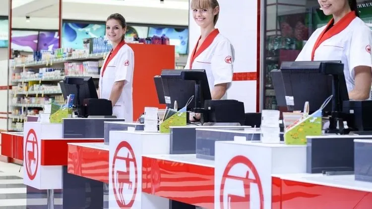 zarobki rossmann, stawki wynagrodzeń w drogerii