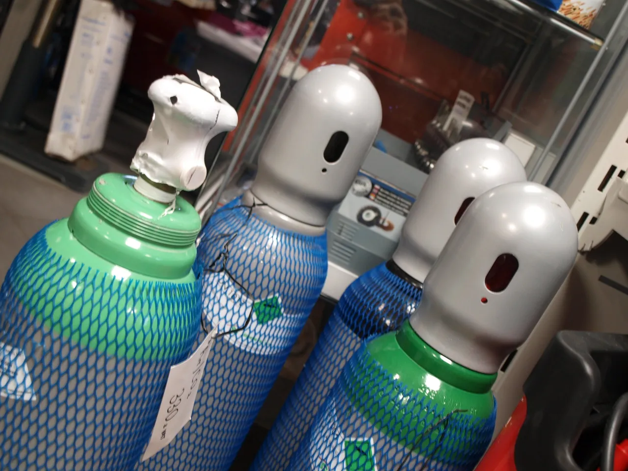 różne butle z gazem do spawania MIG MAG