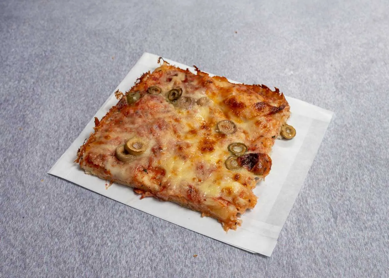 Malta street food pastizzi pizza