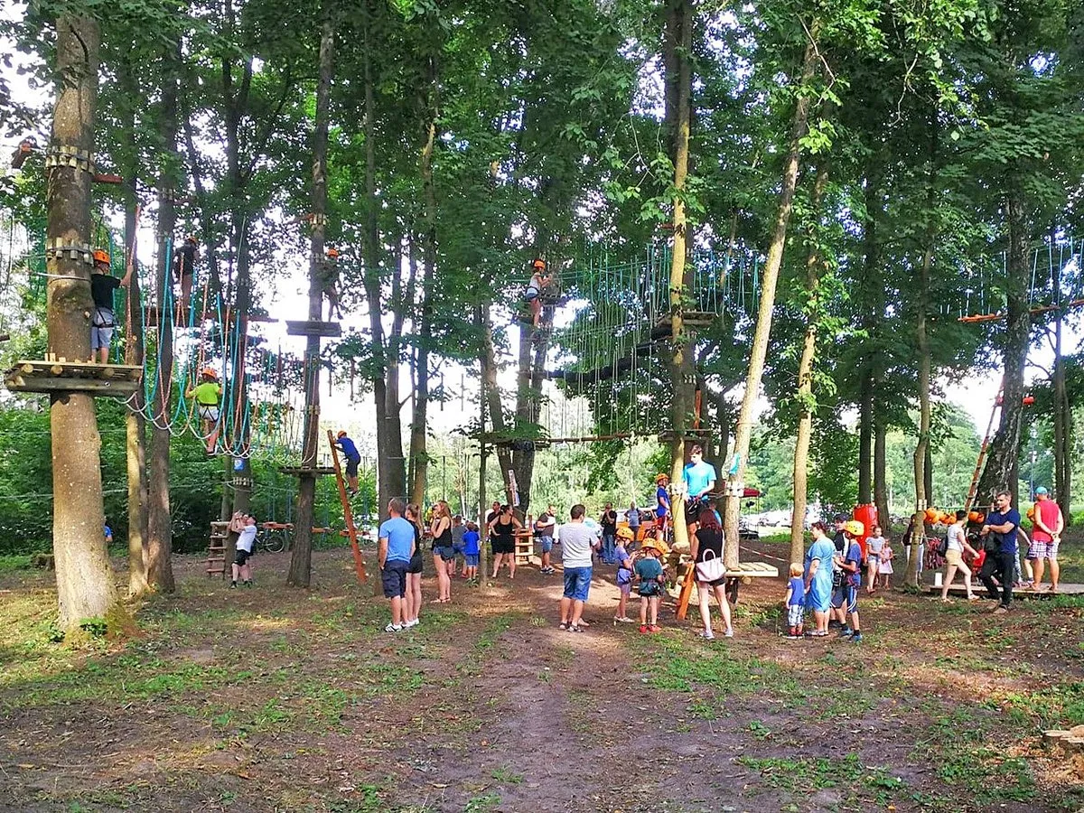 Zdjęcie Park linowy Zwierzyniec Ranczo - atrakcje dla całej rodziny i emocjonujące trasy
