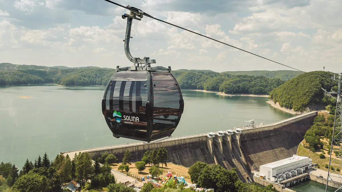Zapora Solina kolej gondolowa panorama