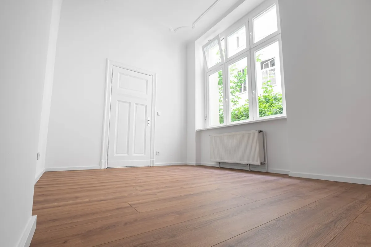 Mapa Polski z zaznaczonymi regionami o r&oacute;żnym czasie oczekiwania na mieszkanie socjalne