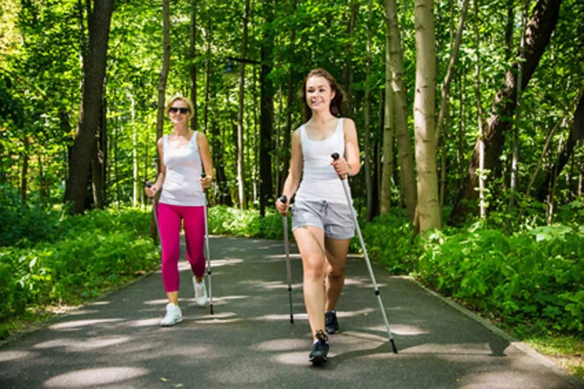 Bezpieczne ćwiczenia z przepukliną, pływanie, nordic walking
