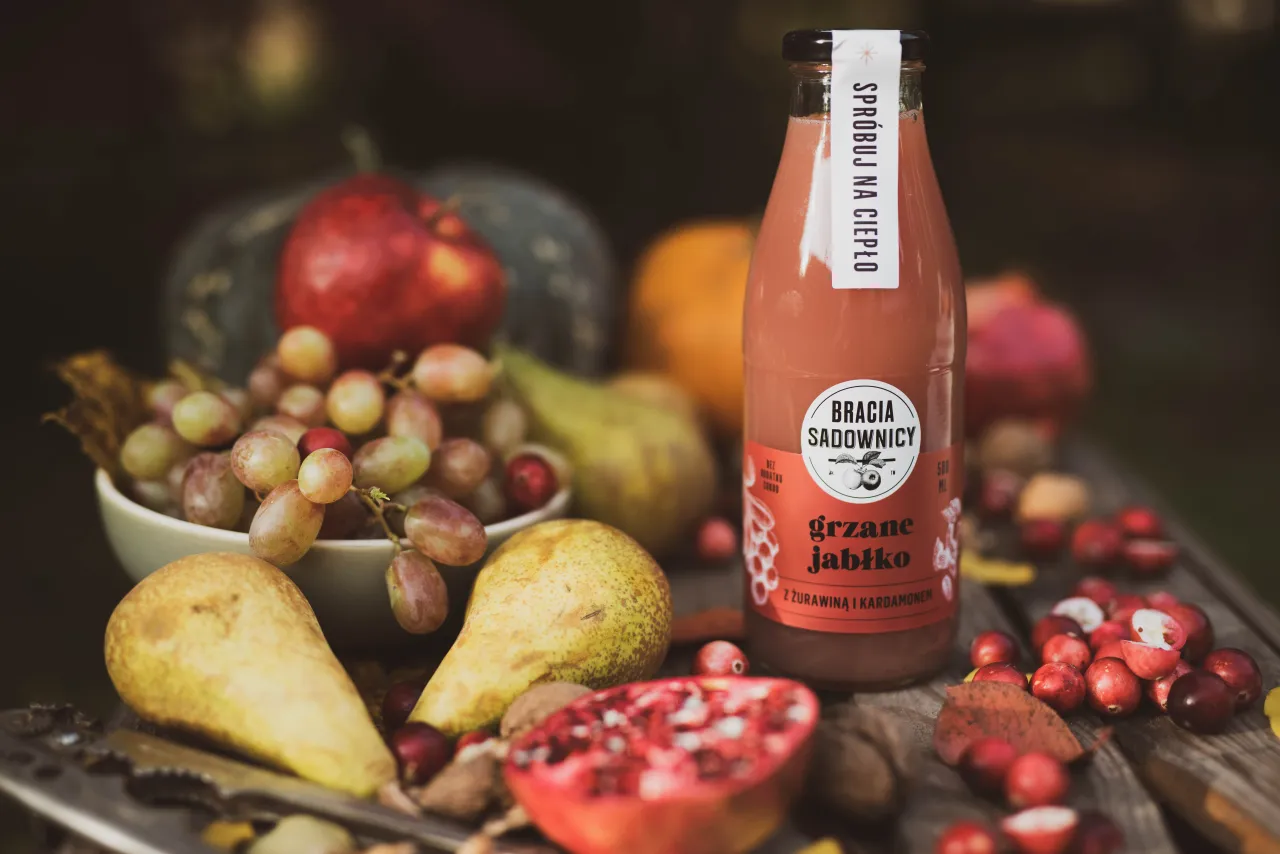 R&oacute;żne soki owocowe do grzańca bezalkoholowego