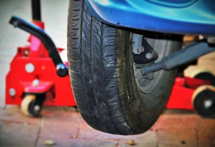 Zdjęcie Gdzie lewarek w Mercedesie Sprinter? Odkryj lokalizację i funkcje